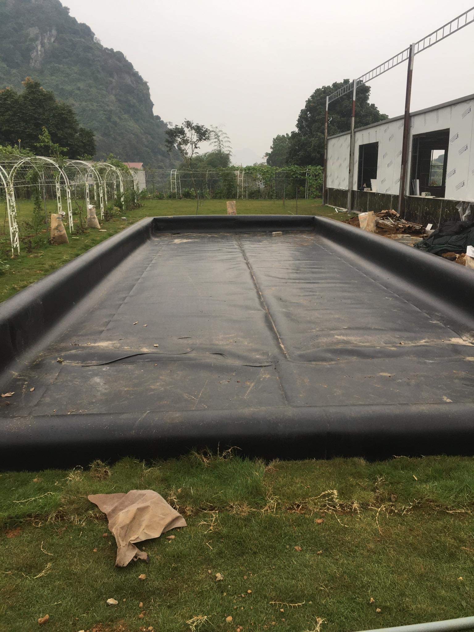 Màng chống thấm HDPE cho hồ bơi