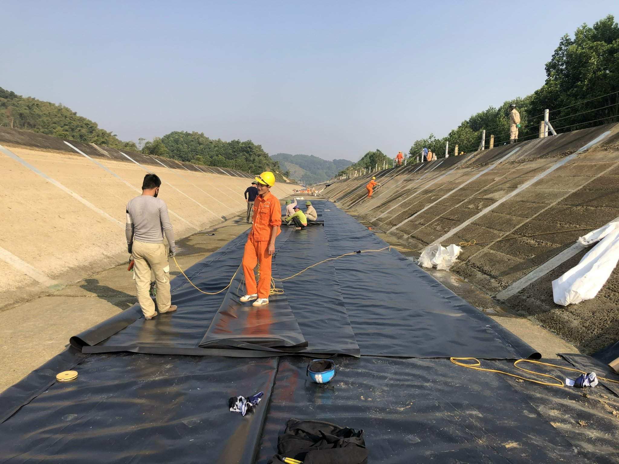 Màng chống thấm HDPE dễ thi công
