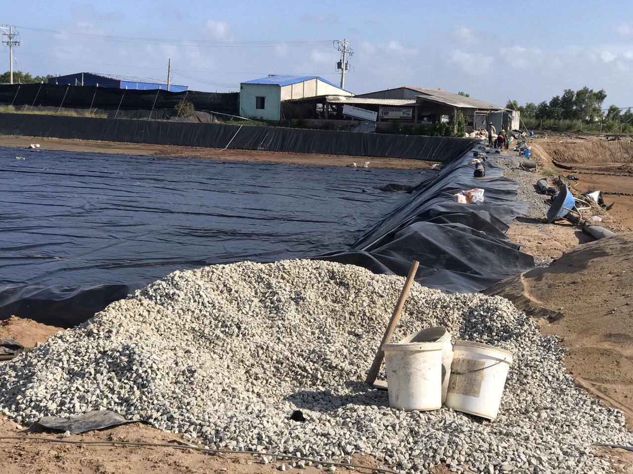 Màng chống thấm HDPE dễ thi công